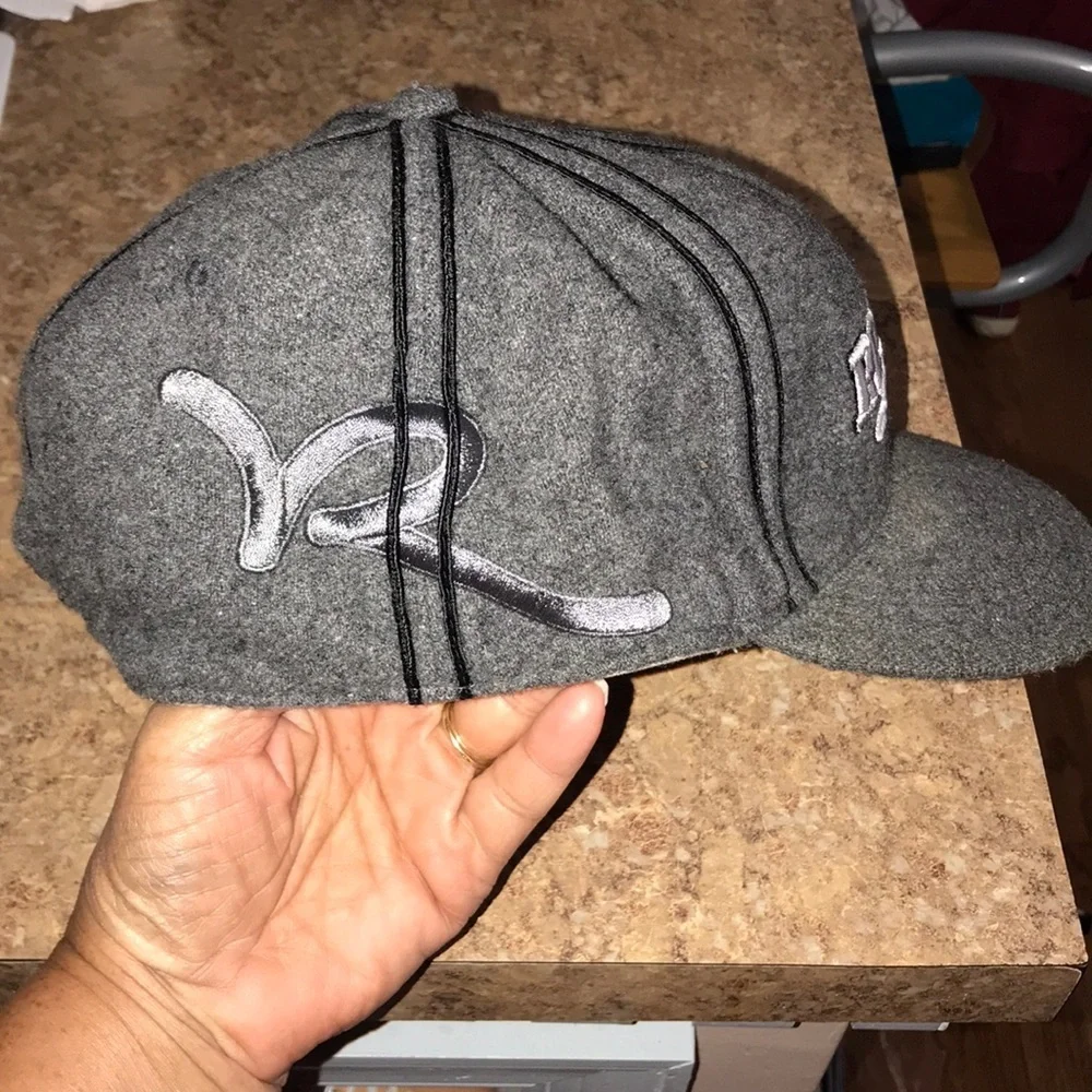 Men’s Rocawear Fitted Cap - Picture 4 of 8